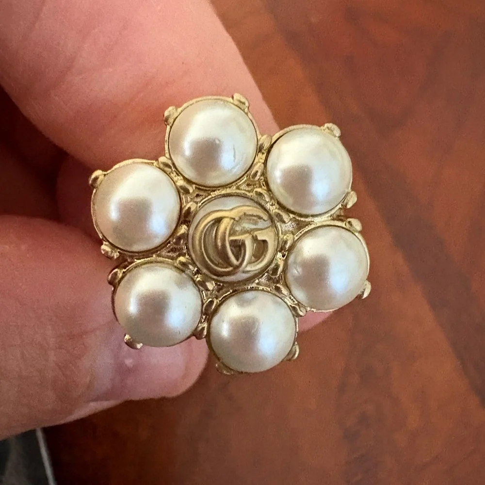 New with box Gucci Gold Tone Pearl Cluster Ring Interlocking Logo fits 8.5/9 - Picture 9 of 9